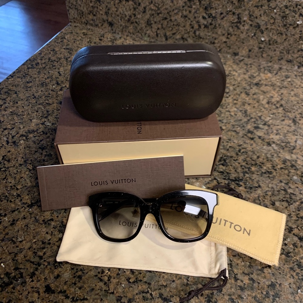 LOUIS VUITTON Audrey Sunglasses